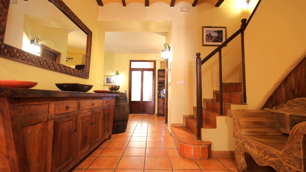 7 bedroom Commercial for sale in Parcent - € 399,000 (Ref: 8364316)