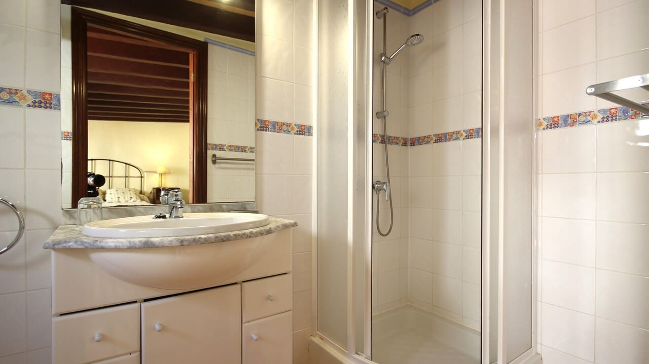 7 bedroom Commercial for sale in Parcent - € 399,000 (Ref: 8364316)