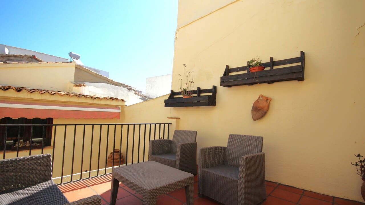 7 bedroom Commercial for sale in Parcent - € 399,000 (Ref: 8364316)