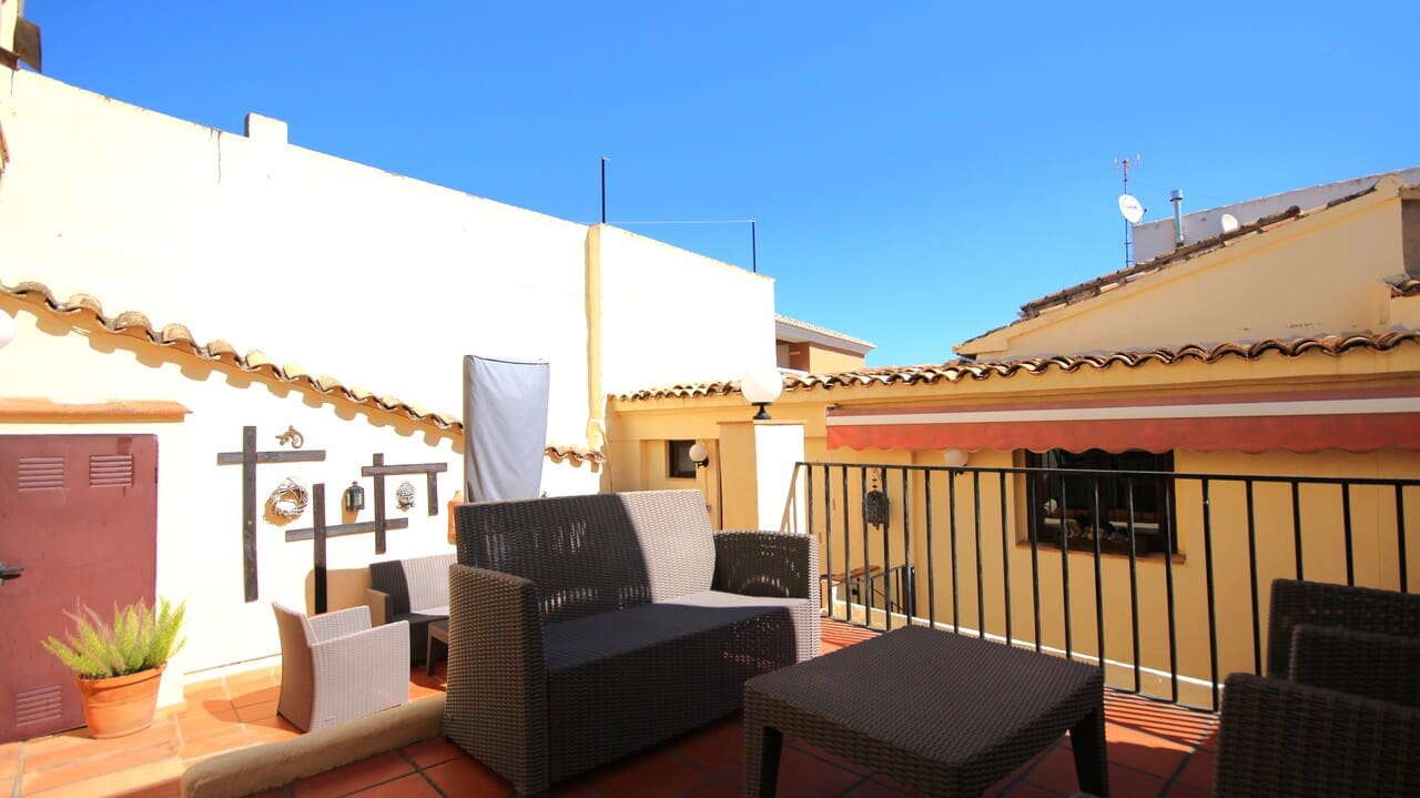 7 bedroom Commercial for sale in Parcent - € 399,000 (Ref: 8364316)