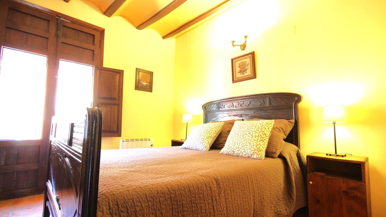 7 bedroom Commercial for sale in Parcent - € 399,000 (Ref: 8364316)