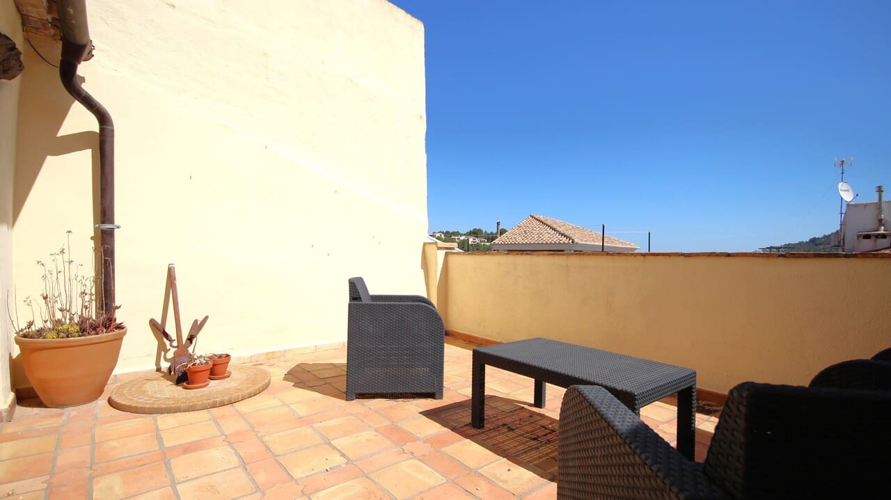 7 bedroom Commercial for sale in Parcent - € 399,000 (Ref: 8364316)