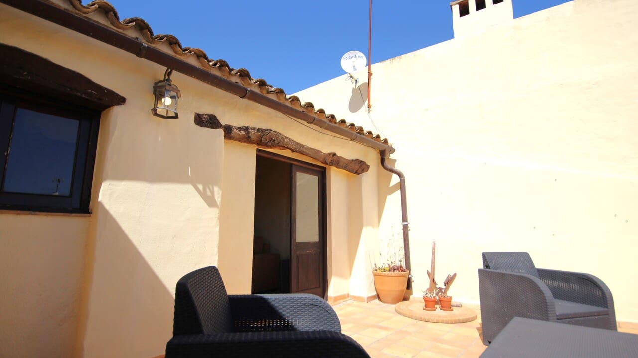 7 bedroom Commercial for sale in Parcent - € 399,000 (Ref: 8364316)