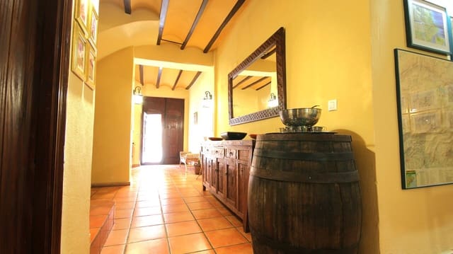 7 bedroom Commercial for sale in Parcent - € 399,000 (Ref: 8364316)