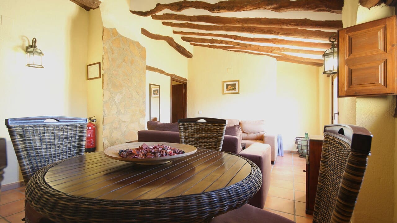 7 bedroom Commercial for sale in Parcent - € 399,000 (Ref: 8364316)