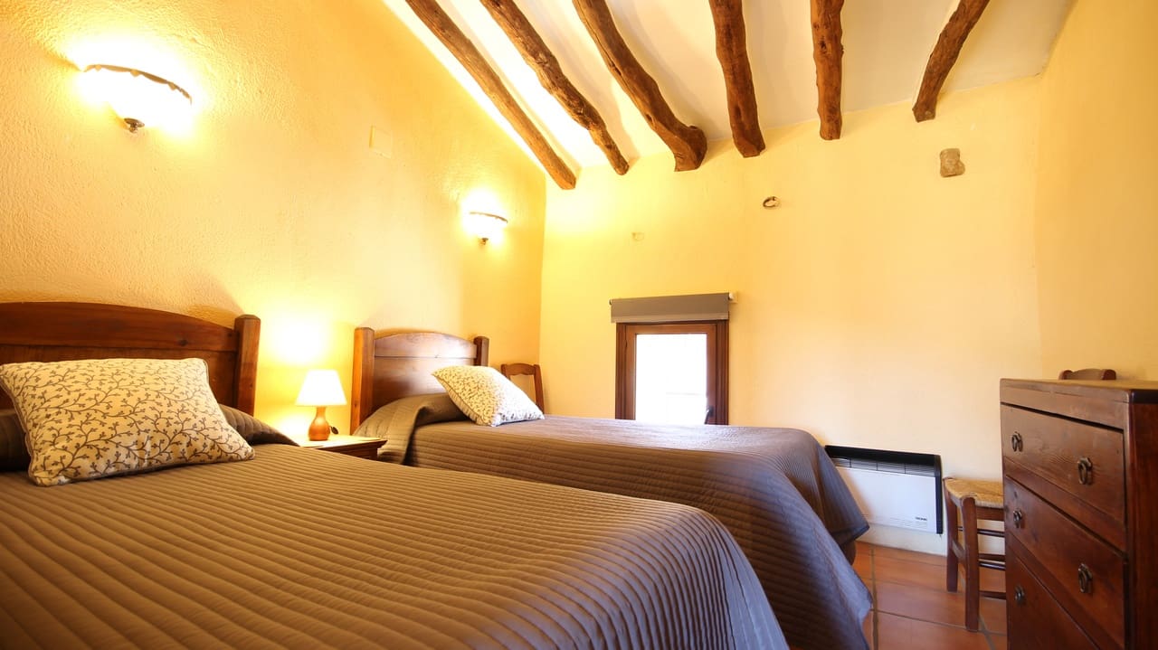 7 bedroom Commercial for sale in Parcent - € 399,000 (Ref: 8364316)