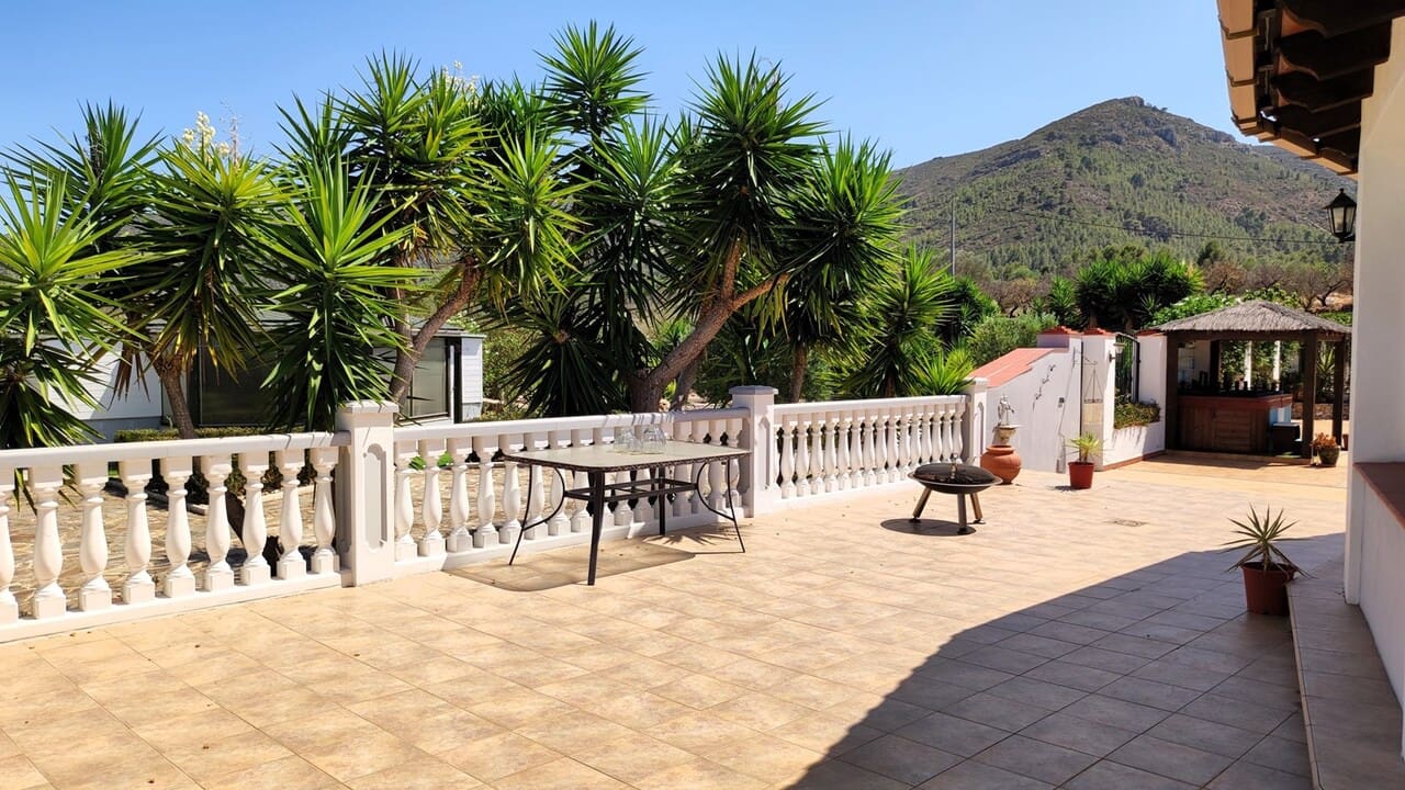 3 soverom Finca/Herregård til salgs i Jalon / Xalo med garasje - € 599 000 (Ref: 8479575)