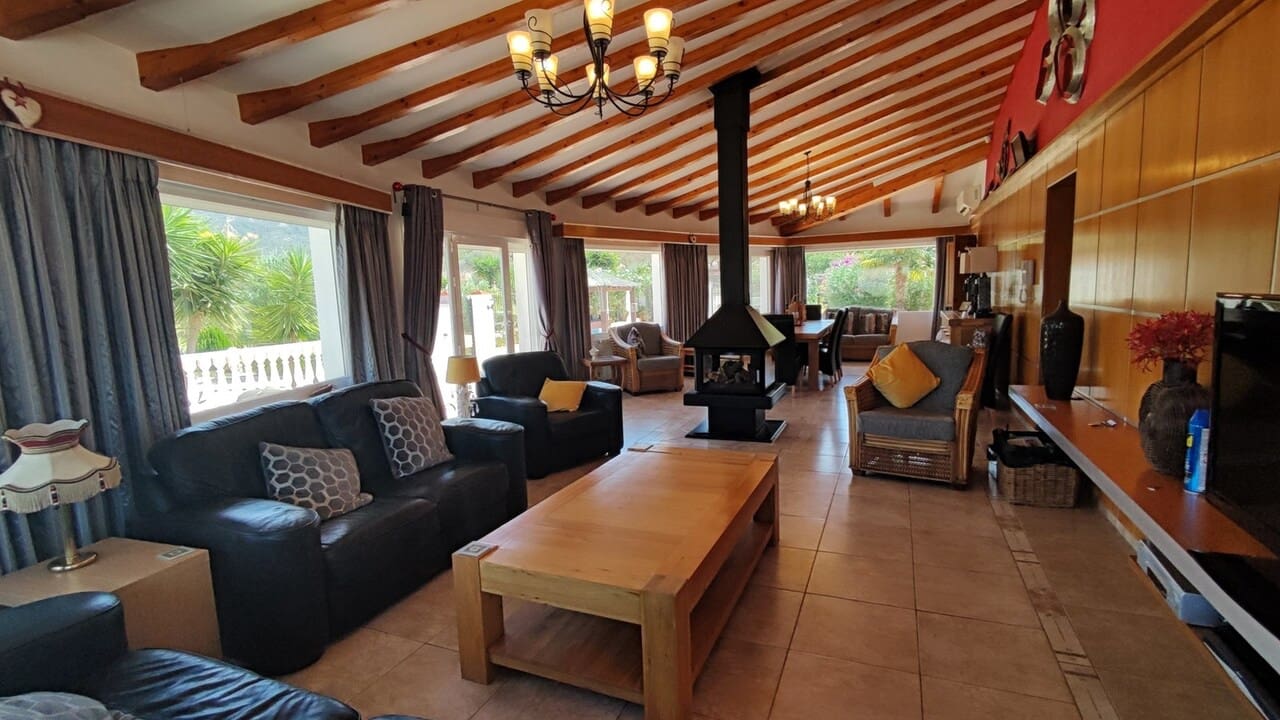 3 soverom Finca/Herregård til salgs i Jalon / Xalo med garasje - € 599 000 (Ref: 8479575)