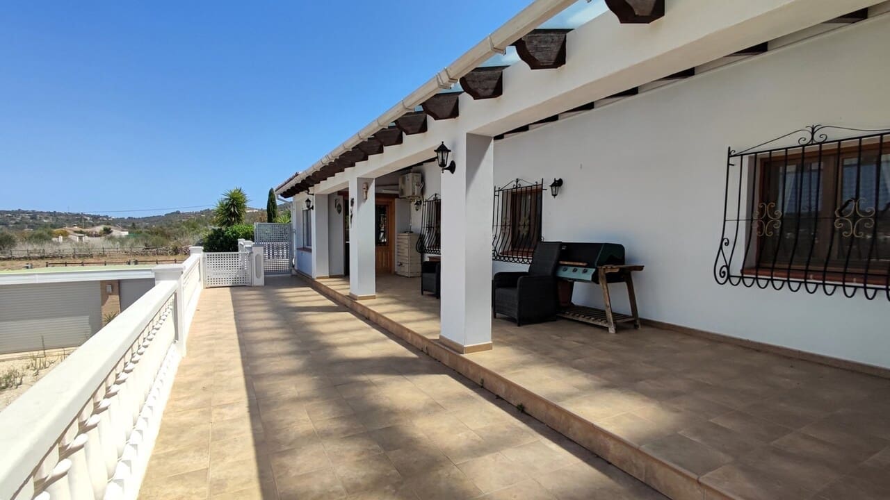 3 soverom Finca/Herregård til salgs i Jalon / Xalo med garasje - € 599 000 (Ref: 8479575)