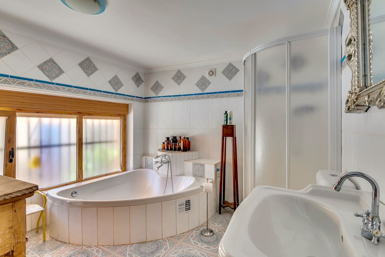 5 bedroom Villa for sale in Castell de Castells with pool - € 545,000 (Ref: 8559074)