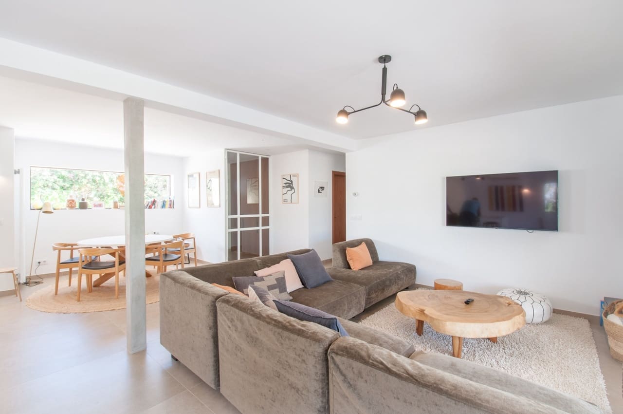 4 bedroom Villa for sale in Moraira with pool - € 1,975,000 (Ref: 8669096)