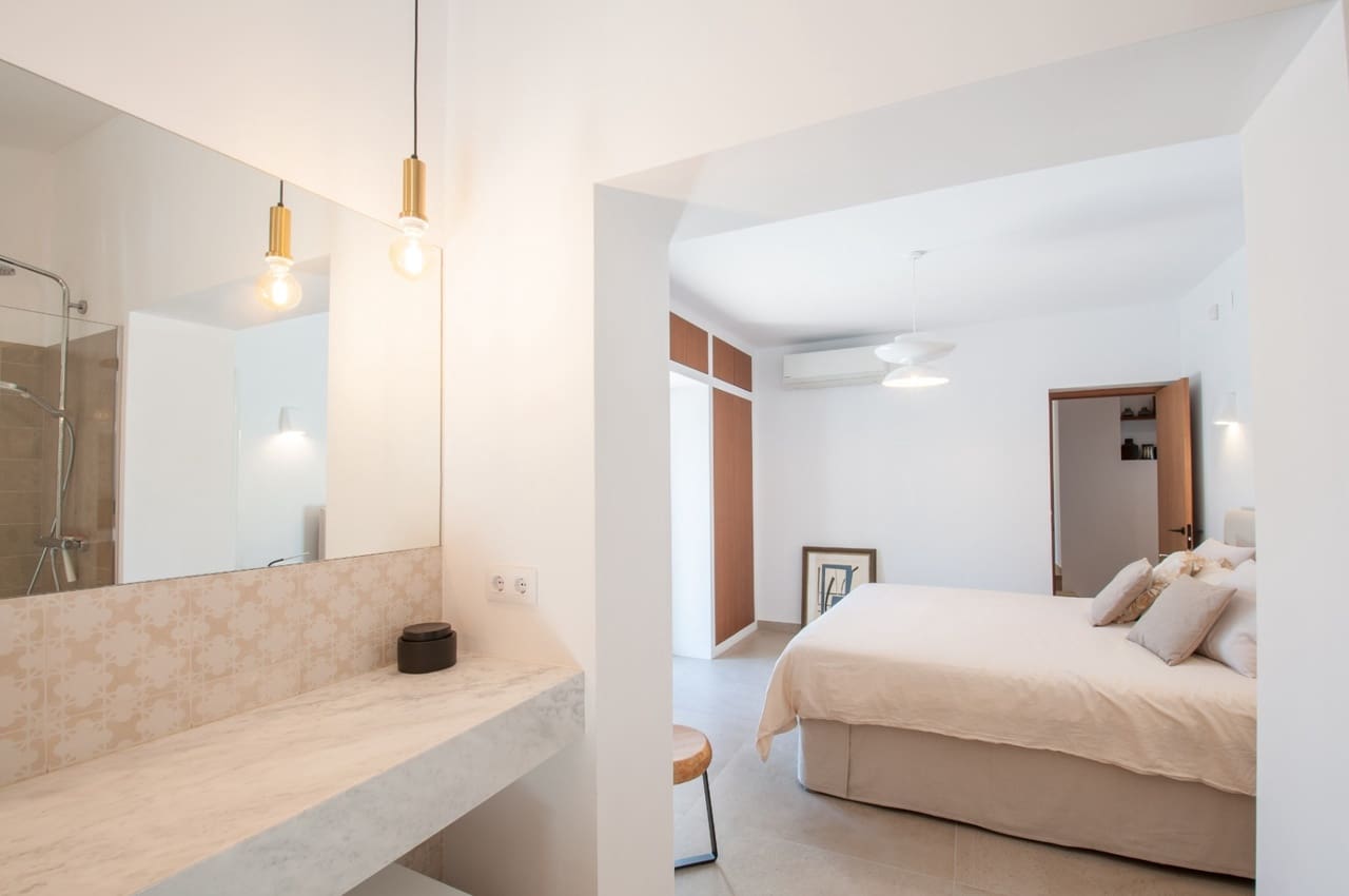 4 bedroom Villa for sale in Moraira with pool - € 1,975,000 (Ref: 8669096)