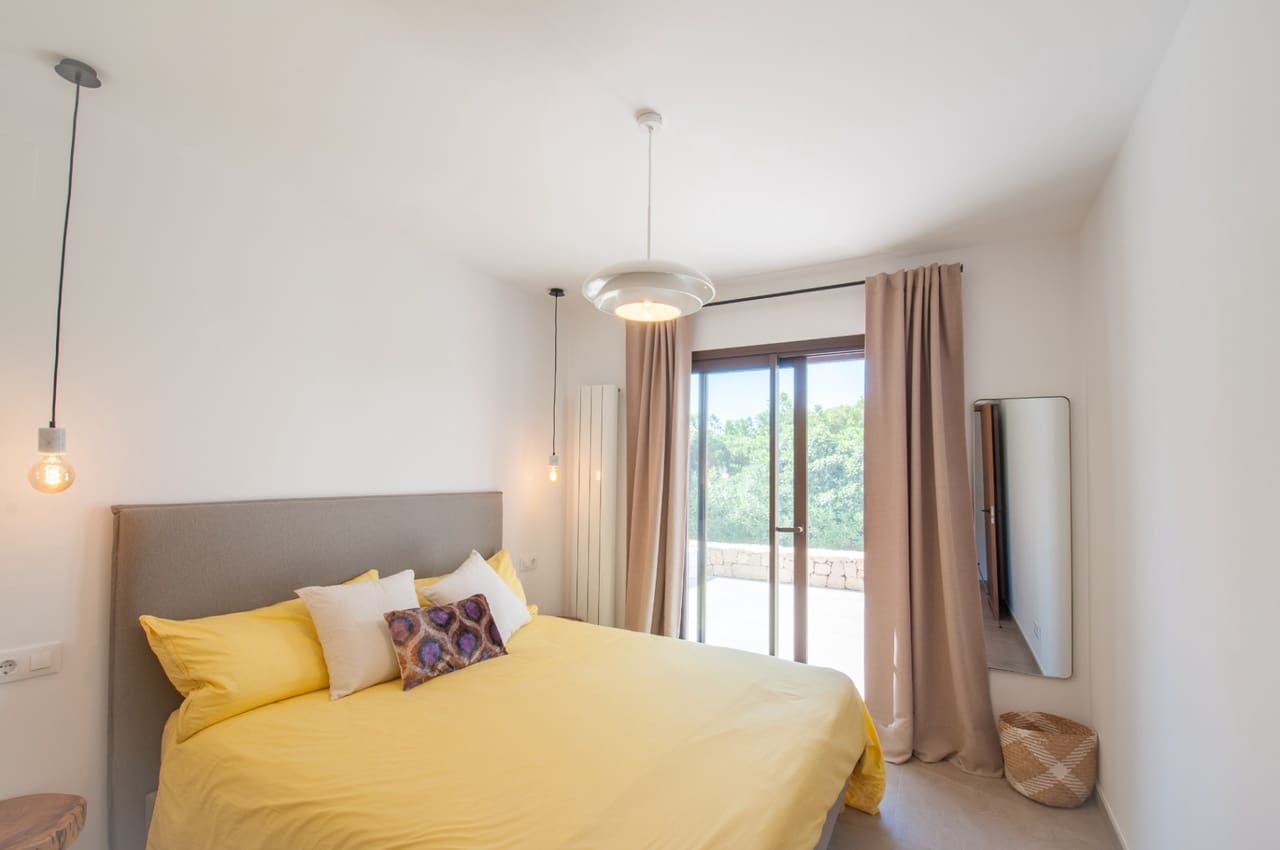 4 bedroom Villa for sale in Moraira with pool - € 1,975,000 (Ref: 8669096)