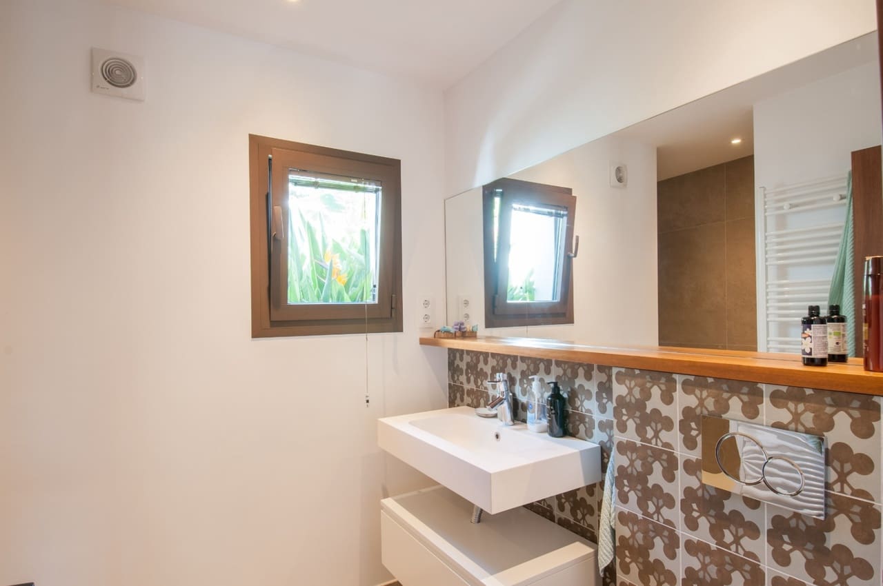 4 bedroom Villa for sale in Moraira with pool - € 1,975,000 (Ref: 8669096)