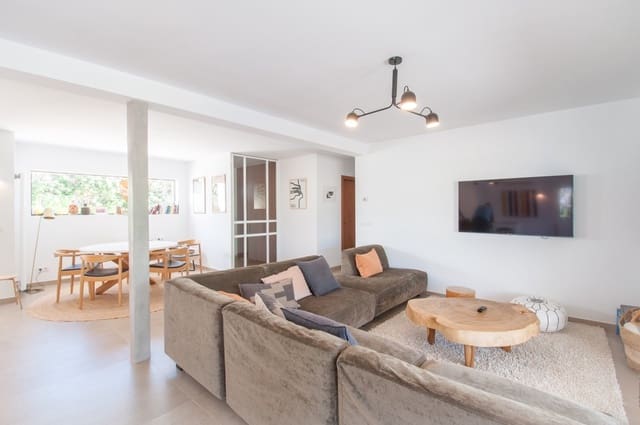 4 bedroom Villa for sale in El Portet - Pla de Mar, Teulada-Moraira with pool - € 1,975,000 (Ref: 8669096)