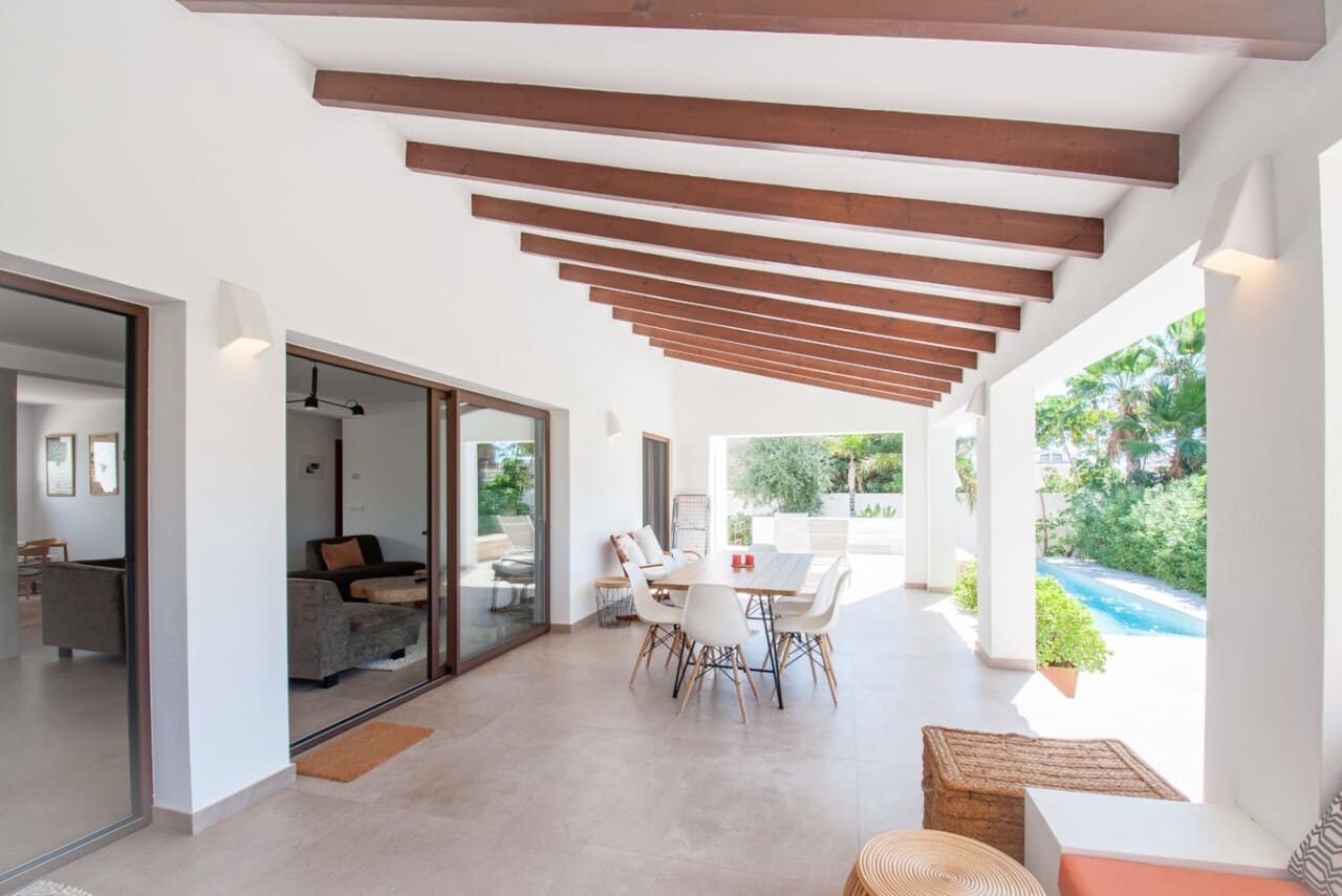 4 bedroom Villa for sale in Moraira with pool - € 1,975,000 (Ref: 8669096)