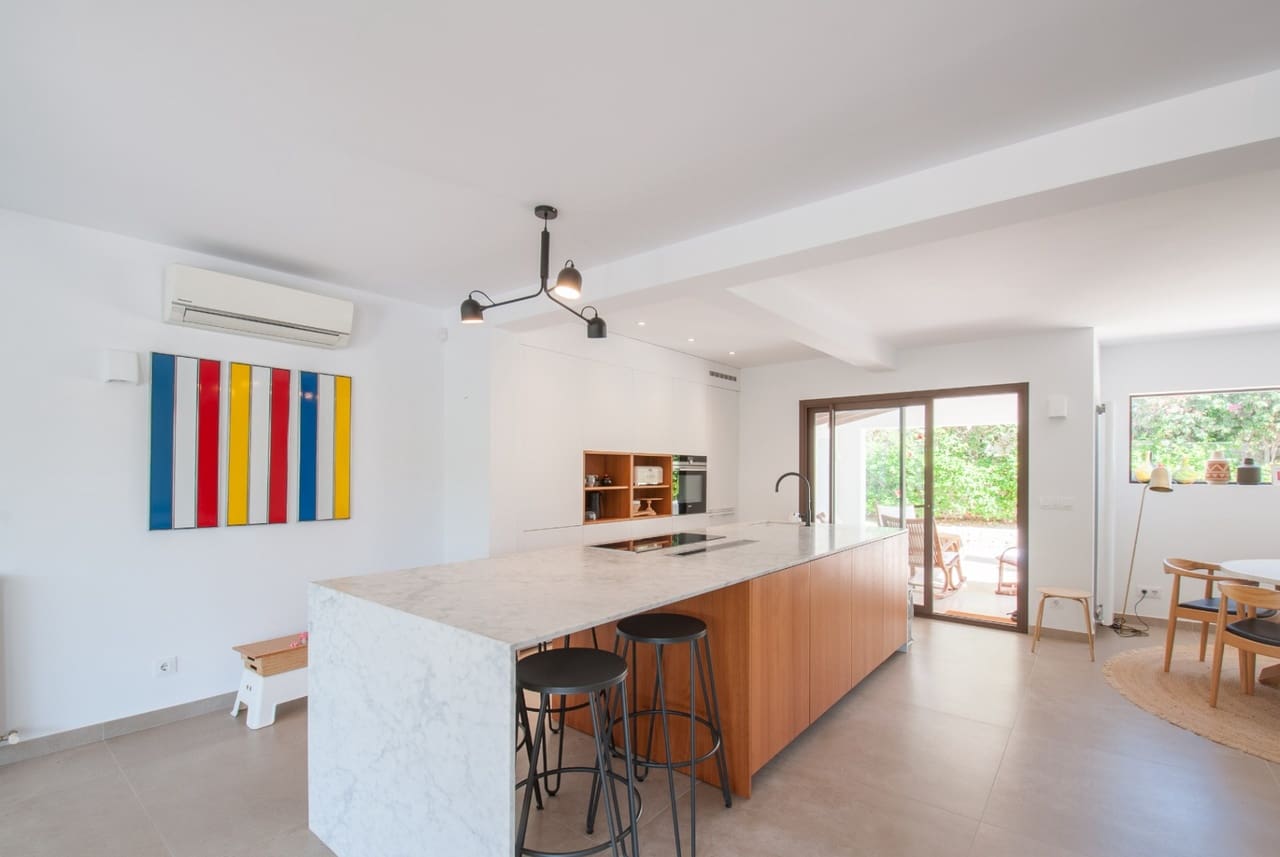 4 bedroom Villa for sale in Moraira with pool - € 1,975,000 (Ref: 8669096)