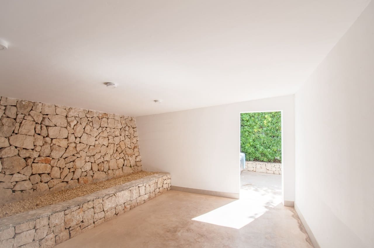 4 bedroom Villa for sale in Moraira with pool - € 1,975,000 (Ref: 8669096)