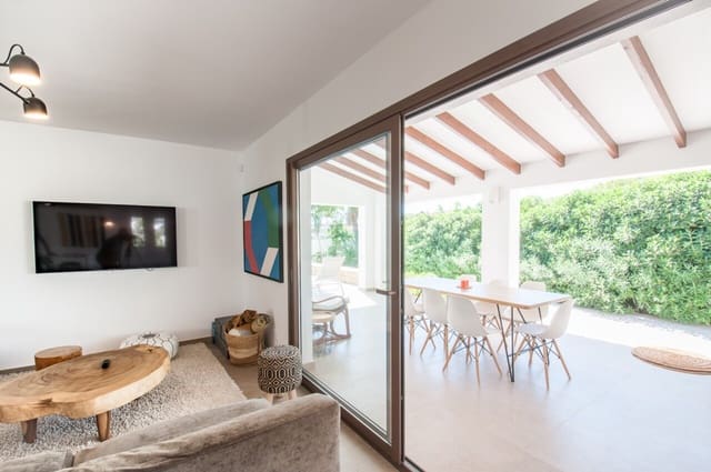 4 bedroom Villa for sale in El Portet - Pla de Mar, Teulada-Moraira with pool - € 1,975,000 (Ref: 8669096)