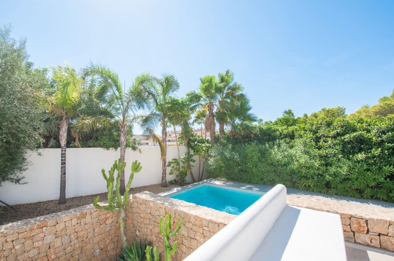 4 bedroom Villa for sale in Moraira with pool - € 1,975,000 (Ref: 8669096)