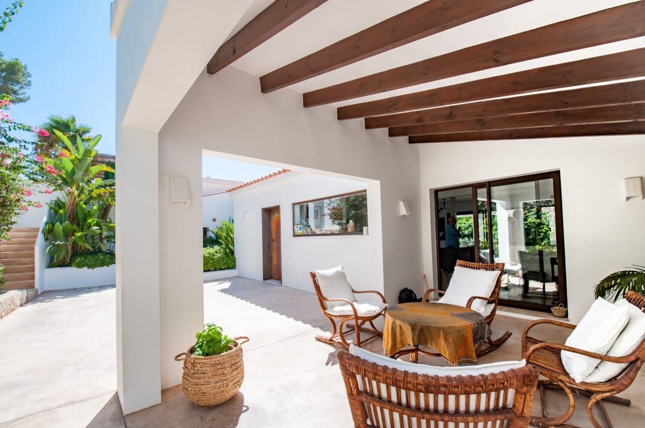 4 bedroom Villa for sale in Moraira with pool - € 1,975,000 (Ref: 8669096)