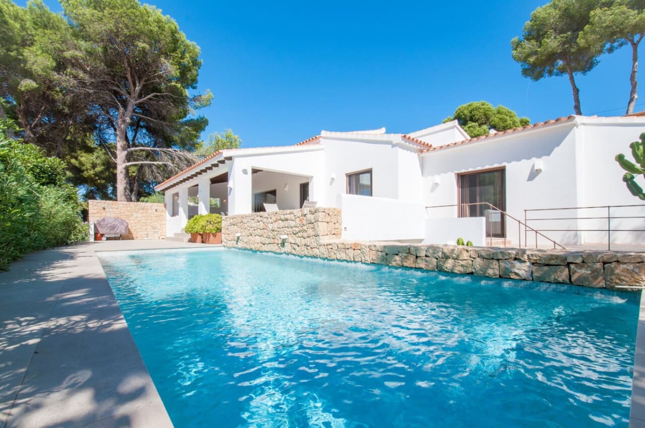 4 bedroom Villa for sale in Moraira with pool - € 1,975,000 (Ref: 8669096)