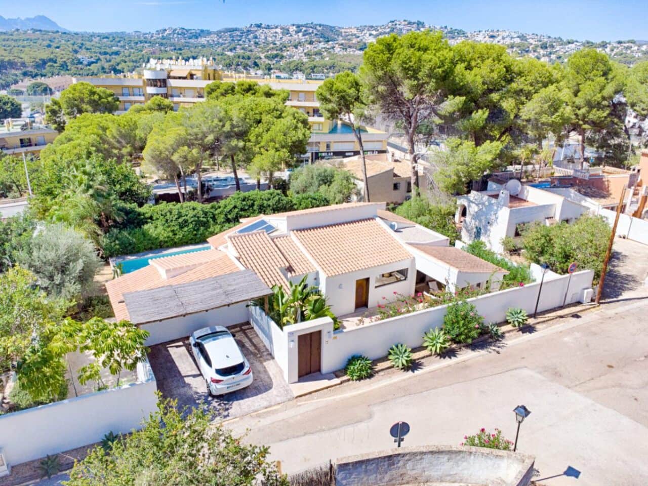 4 bedroom Villa for sale in Moraira with pool - € 1,975,000 (Ref: 8669096)