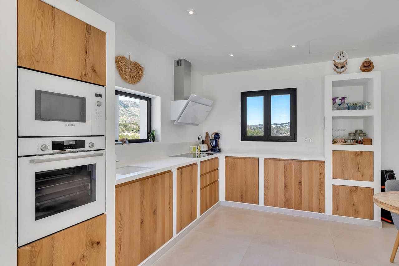 4 makuuhuone Maalaistalo myytävänä paikassa Benissa mukana uima-altaan 
autotalli - 1 095 000 € (Ref: 8681041)