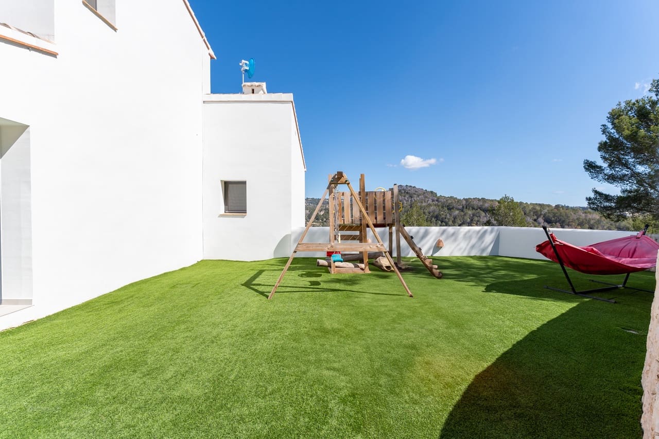 4 makuuhuone Maalaistalo myytävänä paikassa Benissa mukana uima-altaan 
autotalli - 1 095 000 € (Ref: 8681041)