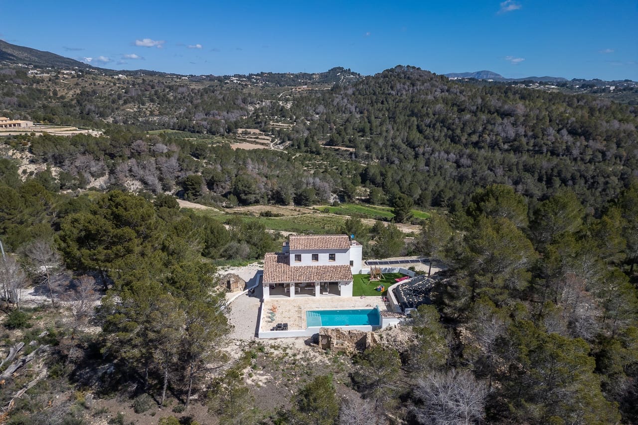 4 makuuhuone Maalaistalo myytävänä paikassa Benissa mukana uima-altaan 
autotalli - 1 095 000 € (Ref: 8681041)