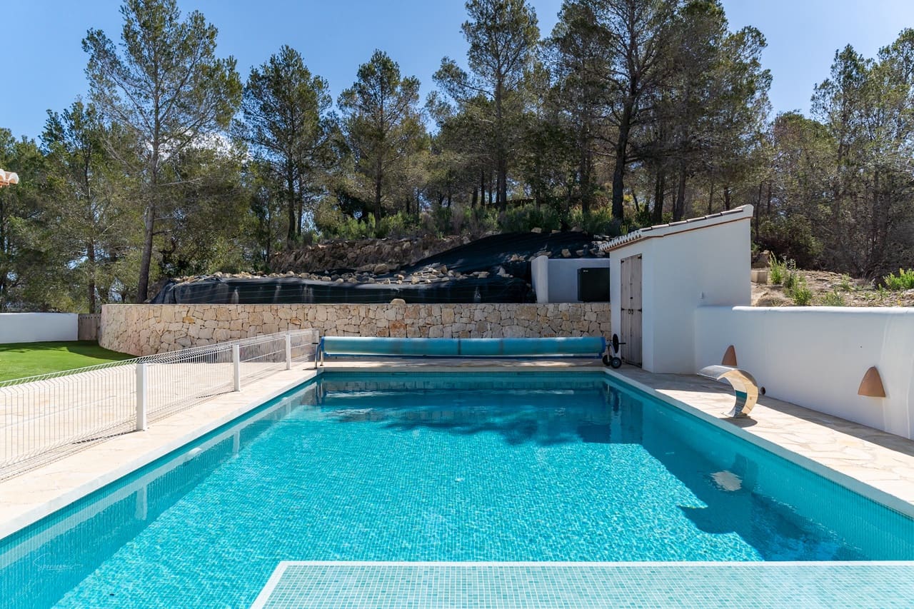 4 makuuhuone Maalaistalo myytävänä paikassa Benissa mukana uima-altaan 
autotalli - 1 095 000 € (Ref: 8681041)