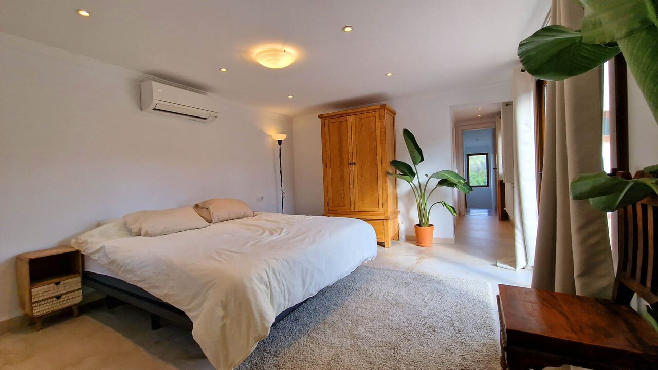 4 sypialnia Willa na sprzedaż w Orba z basenem - 645 000 € (Ref: 8824070)