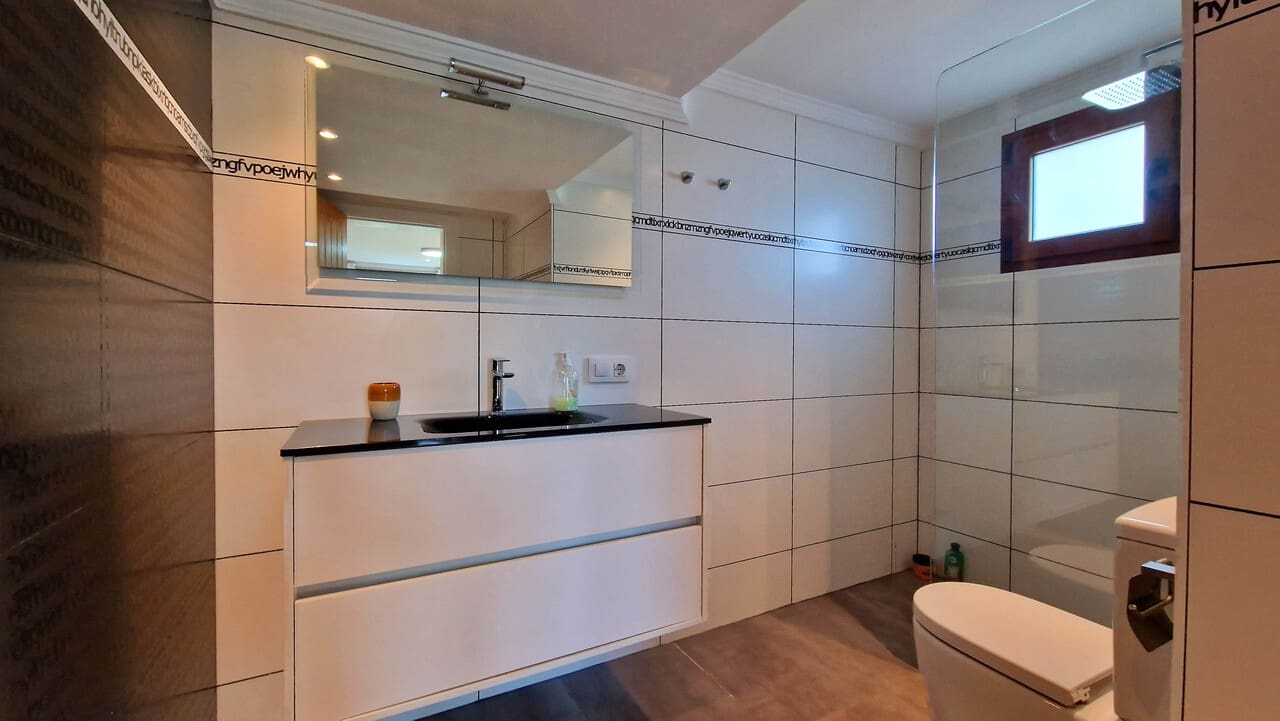 4 sypialnia Willa na sprzedaż w Orba z basenem - 645 000 € (Ref: 8824070)