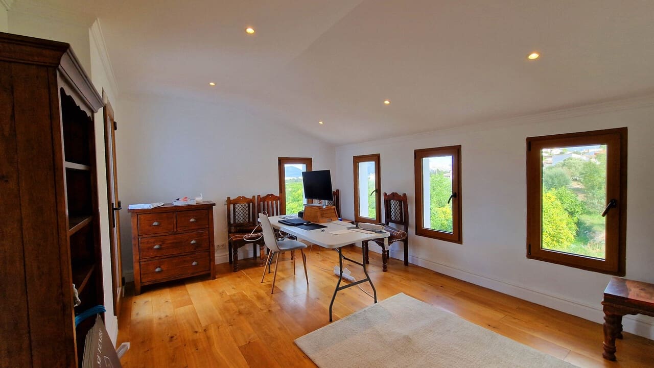 4 sypialnia Willa na sprzedaż w Orba z basenem - 645 000 € (Ref: 8824070)