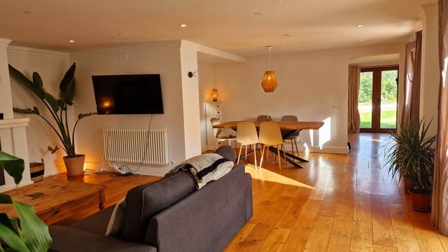 4 quarto Moradia para venda em Orba com piscina - 645 000 € (Ref: 8824070)