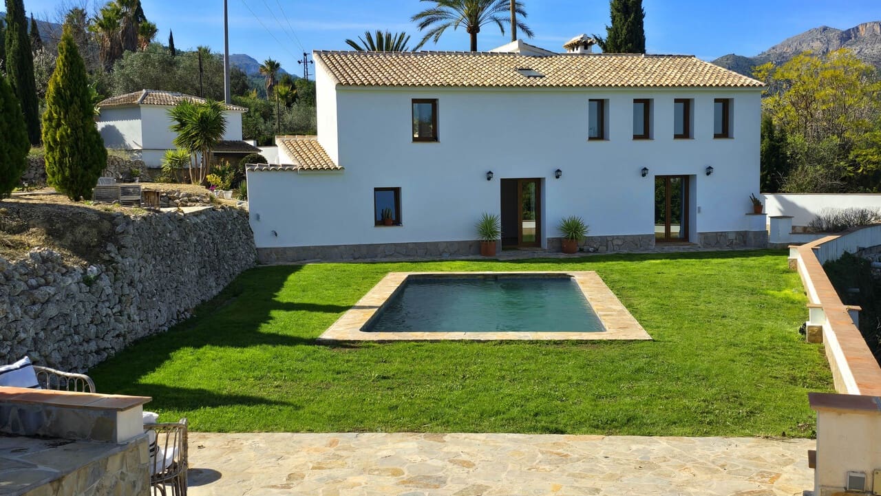 4 sypialnia Willa na sprzedaż w Orba z basenem - 645 000 € (Ref: 8824070)