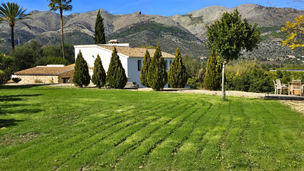 4 sypialnia Willa na sprzedaż w Orba z basenem - 645 000 € (Ref: 8824070)