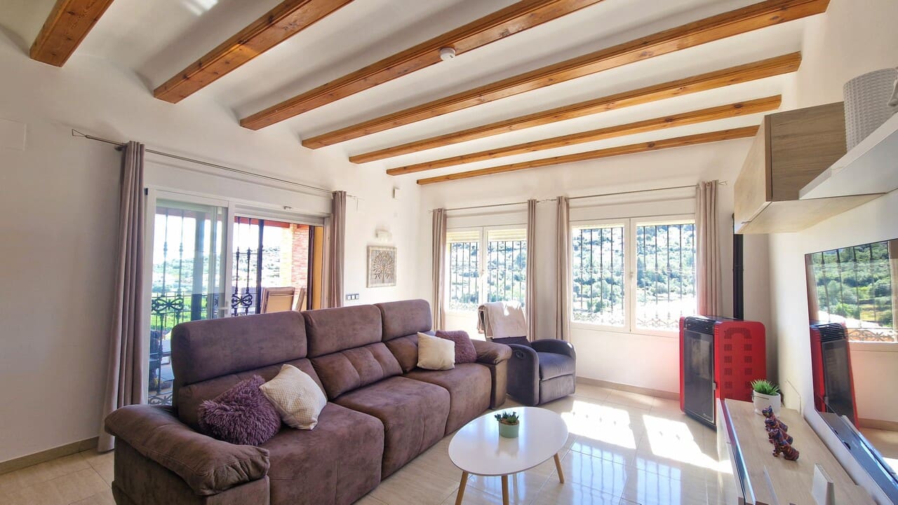 5 camera da letto Villa in vendita in Orba con piscina garage - 499.000 € (Rif: 8937847)