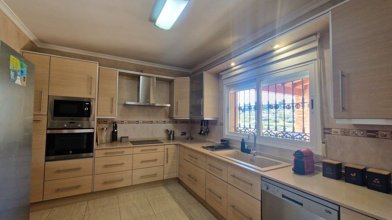 5 camera da letto Villa in vendita in Orba con piscina garage - 499.000 € (Rif: 8937847)