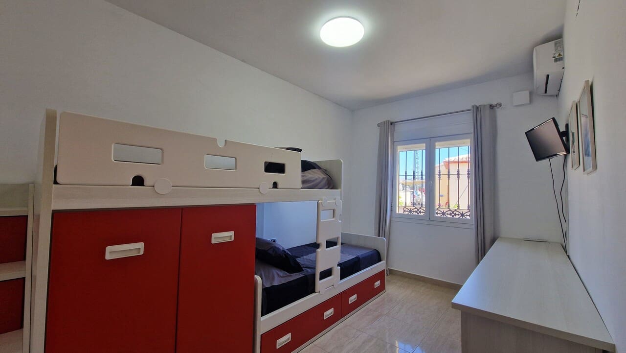 5 camera da letto Villa in vendita in Orba con piscina garage - 499.000 € (Rif: 8937847)