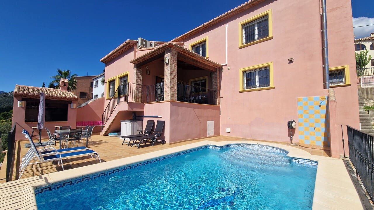 5 camera da letto Villa in vendita in Orba con piscina garage - 499.000 € (Rif: 8937847)