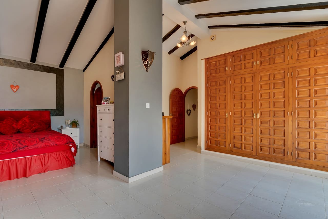 4 sypialnia Finka/Dom wiejski na sprzedaż w Lliber z basenem - 575 000 € (Ref: 8989930)