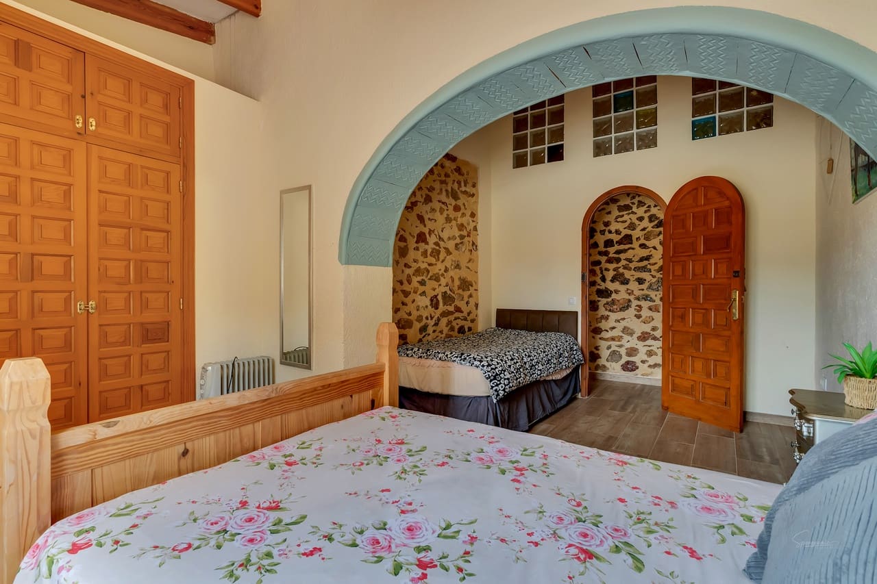 4 sypialnia Finka/Dom wiejski na sprzedaż w Lliber z basenem - 575 000 € (Ref: 8989930)