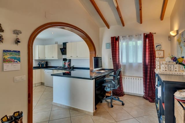 3 bedroom Villa for sale in Alcalalí / Alcanalí with pool - € 527,000 (Ref: 9340414)