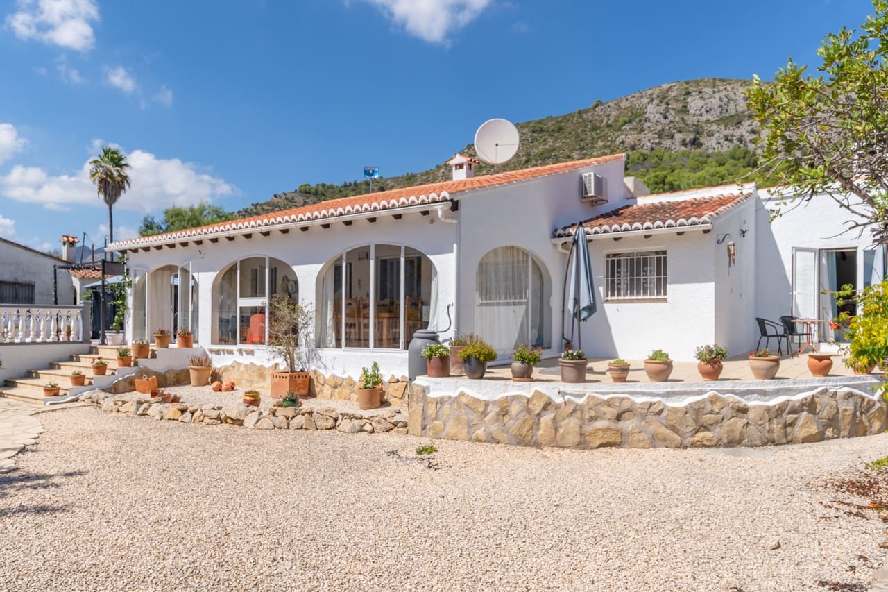 3 bedroom Villa for sale in Alcalali / Alcanali with pool - € 527,000 (Ref: 9340414)