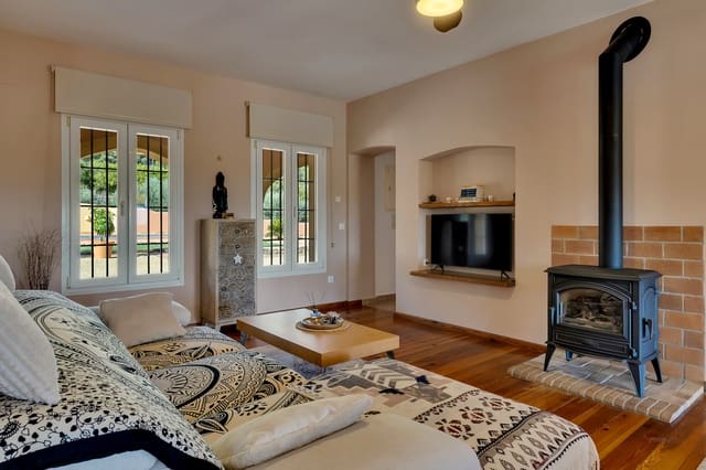 4 sovrum Finca/Hus på landet till salu i Orba med pool - 1 250 000 € (Ref: 9340415)