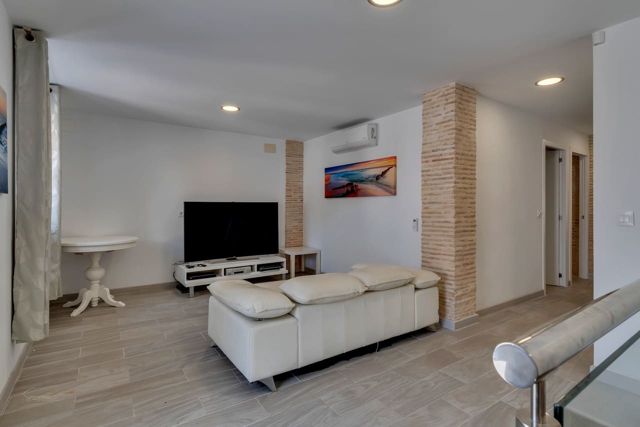 3 bedroom Townhouse for sale in Orba - € 395,000 (Ref: 9340417)