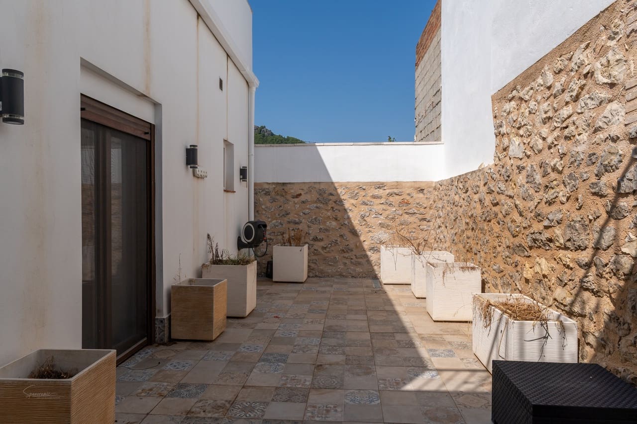 3 bedroom Townhouse for sale in Orba - € 395,000 (Ref: 9340417)