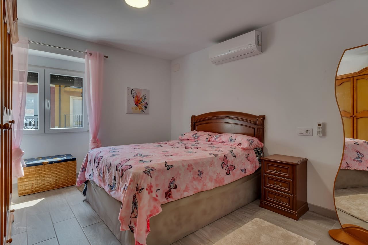 3 bedroom Townhouse for sale in Orba - € 395,000 (Ref: 9340417)