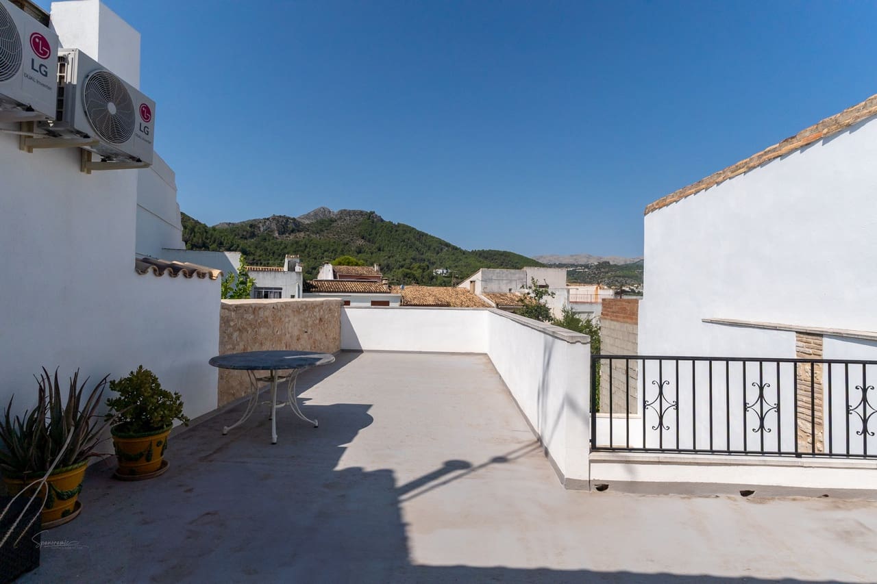3 bedroom Townhouse for sale in Orba - € 395,000 (Ref: 9340417)
